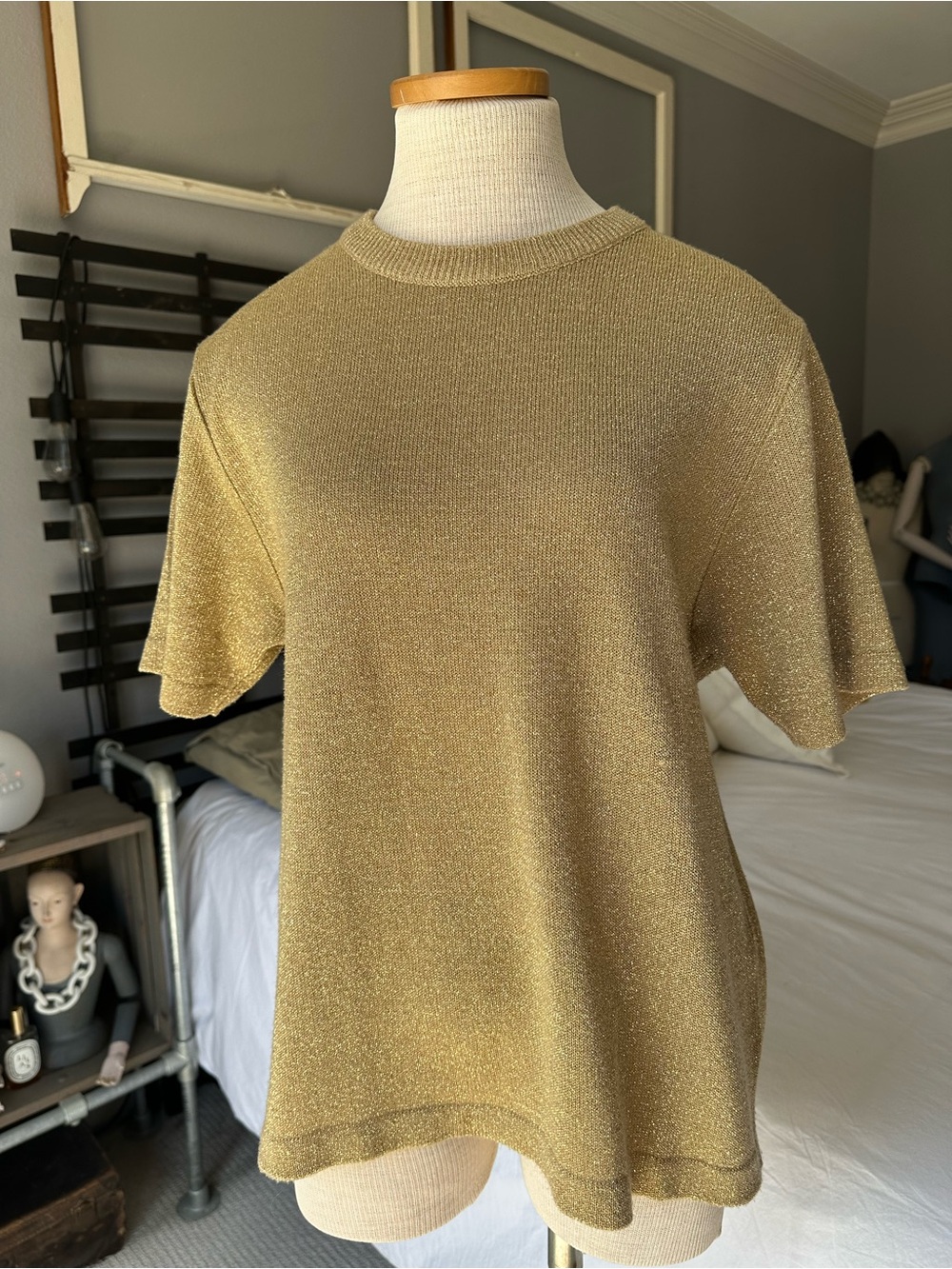 Draper’s & Damon’s metallic gold  knit tee size large
